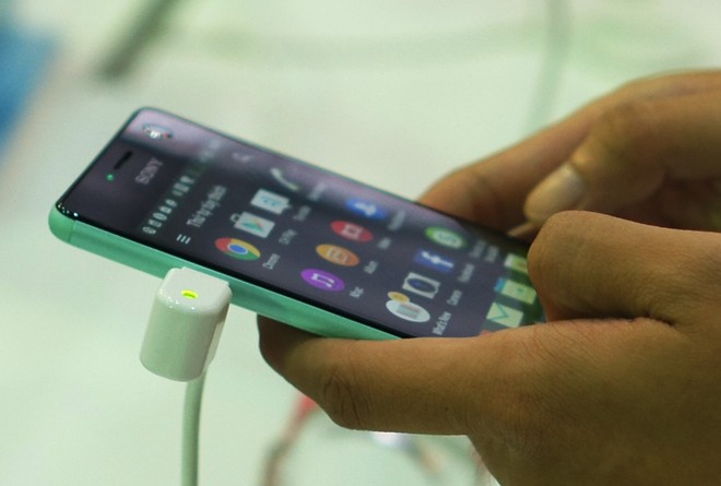 Tải ứng dụng bản quyền tại VN với phí 10.000 đồng/tuần. 