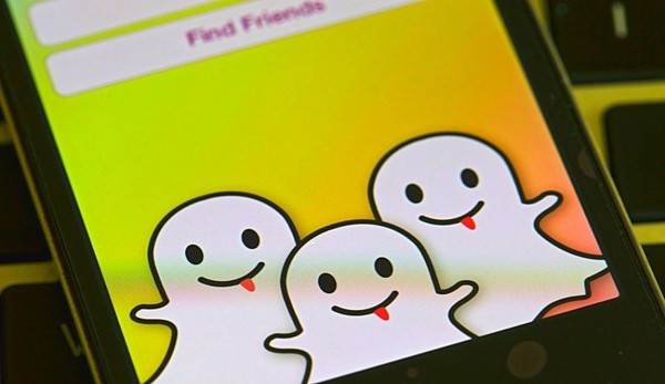Snapchat đặt mục tiêu doanh thu siêu khủng năm 2016. 