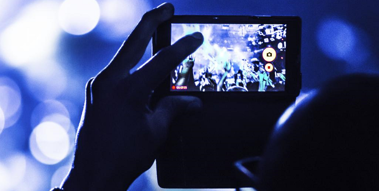 Facebook đã cho phép bình luận bằng video – bạn đã thử chưa?