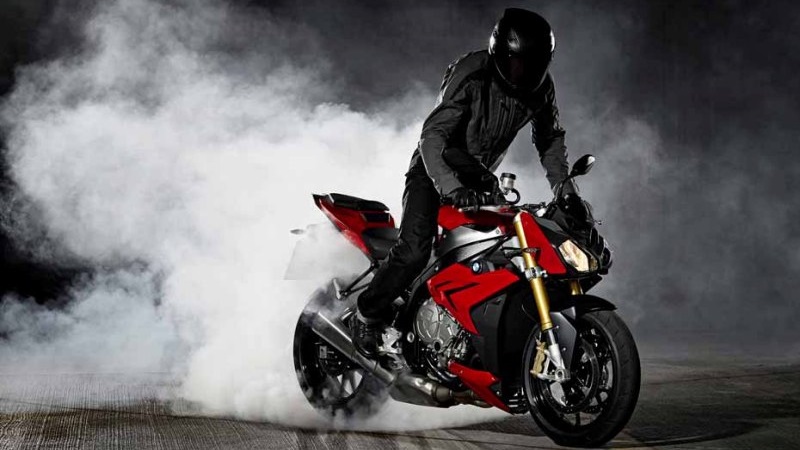 Trải nghiệm vận tốc kinh hoàng cùng Traffic Rider