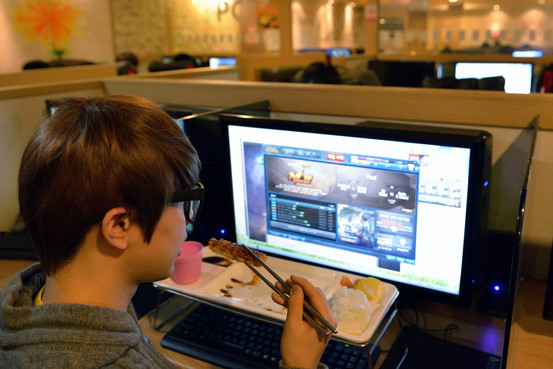 Cận cảnh một phòng net tiêu chuẩn tại Hàn Quốc