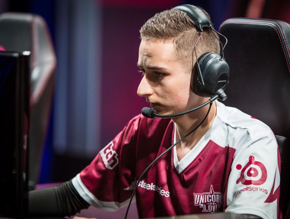 Steelback - Cựu xạ thủ Fnatic dự tính đầu quân cho ROCCAT