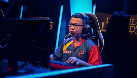 SofM - Phải chăng cần phối hợp tốt hơn với đồng đội mới?