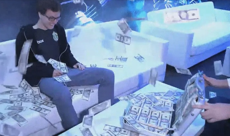 [Epicenter] Miracle "tắm mưa tiền" sau khi đạt được 9 0 0 0 M M R