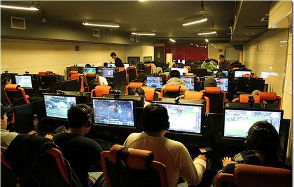 Những câu chuyện dở khóc dở cười của game thủ Việt