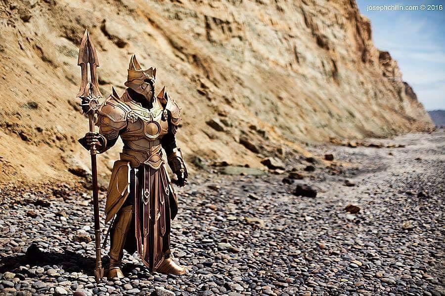 Game thủ tự tạo ra bộ Cosplay Imperius vì quá yêu thích tựa game Diablo 3