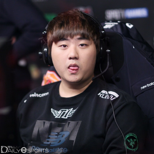 SKT T1 Bang:"Tôi cũng sẽ cố gắng trình diễn một phong độ tốt khi đối đầu với Ruler"