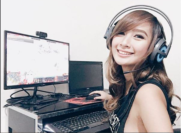 Cùng ngắm nhìn vẻ đẹp của nữ Cosplay Queen Of Pain đầy quyến rũ