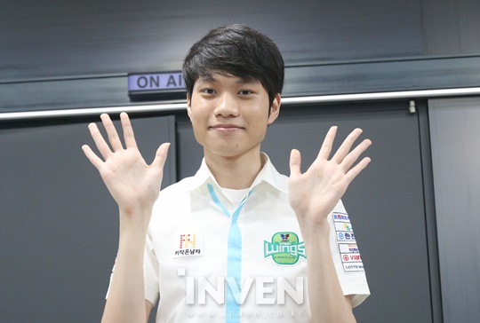 JAG Chei:"Tôi không nghĩ rằng Jin Air có thể lăn cầu tuyết một cách hoàn hảo"