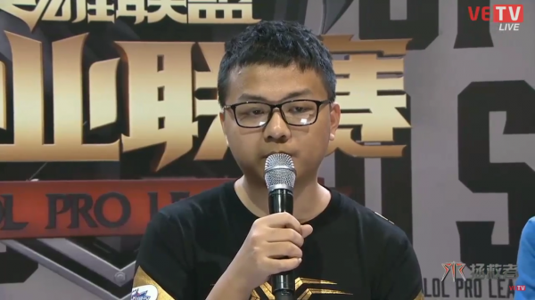 Một cuộc phỏng vấn dành cho Sofm sau chiến thắng trước Saint Gaming