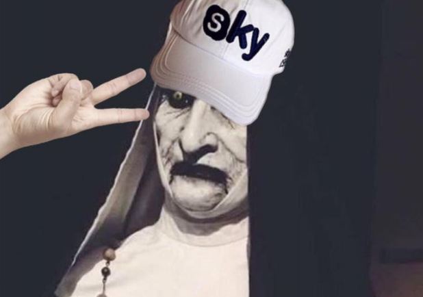 The Conjuring 2 vừa ra mắt đã bị dân mạng chế hình ảnh không thương tiếc