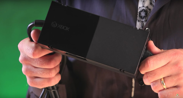 Sau những lời phàn nàn thì cục biến áp của Xbox cũng đã "biến mất"