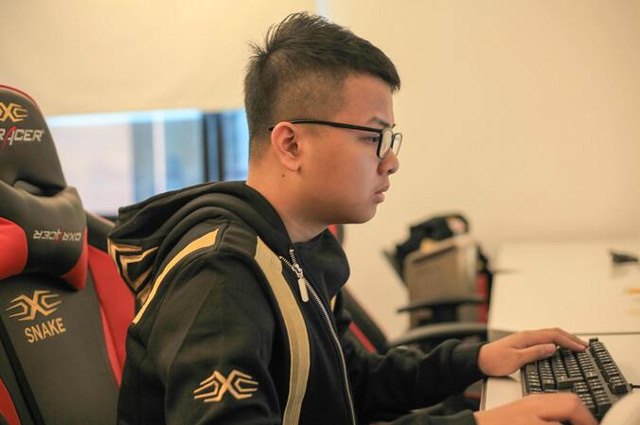 Tổng hợp các pha xử lý xuất sắc nhất của SofM - game thủ LMHT số 1 Việt Nam