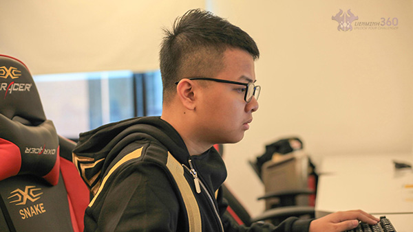 SofM lên tiếng xin lỗi vì đã dùng từ SB khi không biết nghĩa của nó là gì