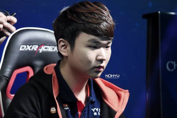 ROX GorillA:"Hình như là tất cả các đội đều đánh bại được SKT trước khi gặp chúng tôi"