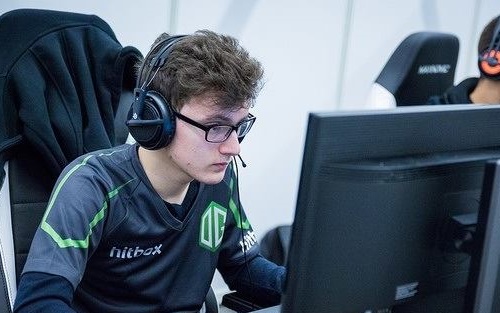 Thư giản buổi sáng với Livestream của Miracle bán hành cho team bạn