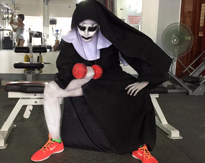 Khi Valak tấn công phòng tập Gym