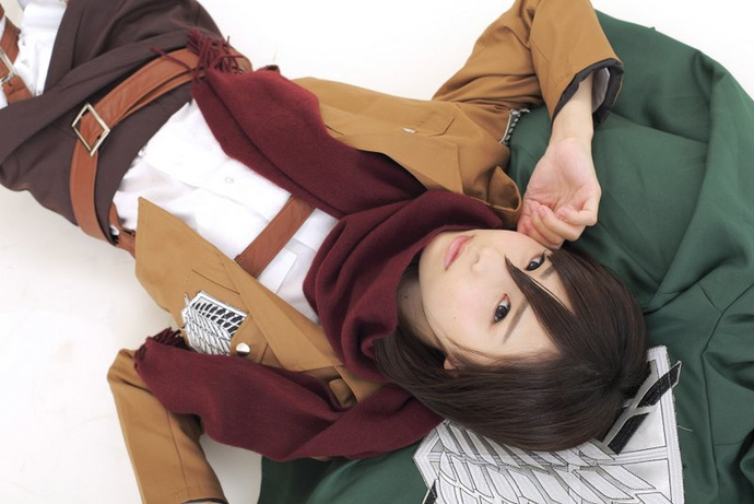 Nóng mắt với cosplay Attack on Titan cực gợi cảm