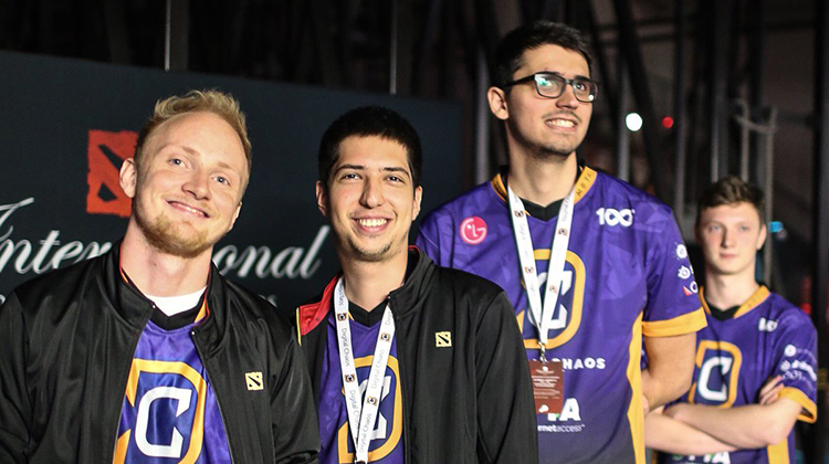 DC tặng LGD một vé về nước 