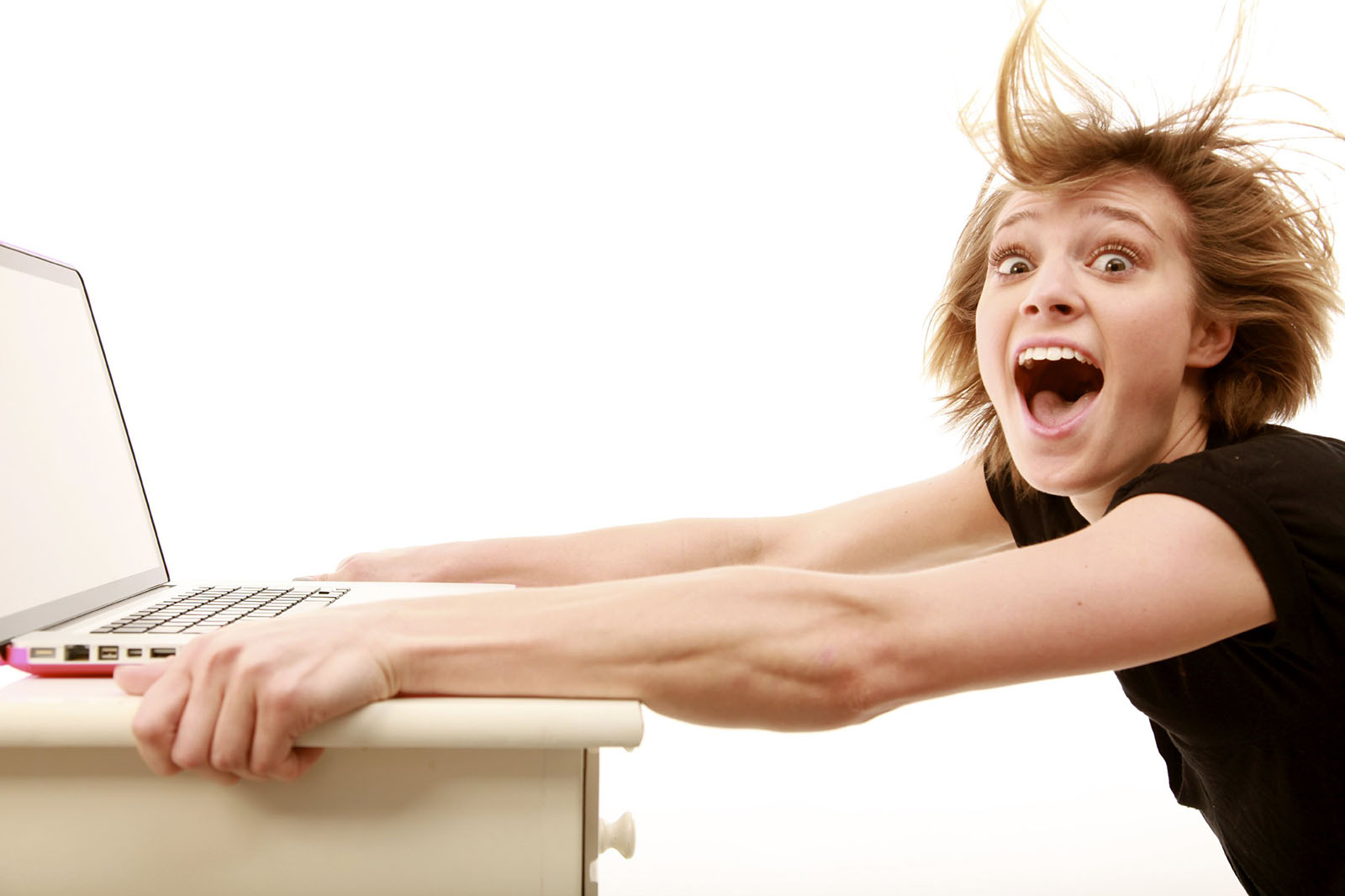 Cáp AAG bảo trì hoàn tất - Mạng nhanh trở lại trong hôm nay