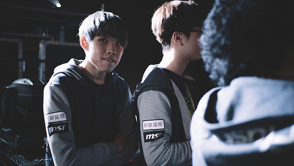 Flash Wolves NL dự đoán SKT sẽ có chiếc vé tiến vào CKTG 2016