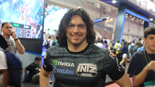 HLV Abaxial - linh hồn của INTZ bất ngờ thông báo rời đội tuyển