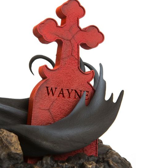 Đón Halloween với tượng Batman phong cách ... Ma cà rồng