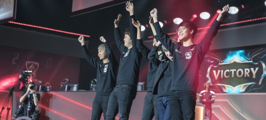 CKTG 2016: Rox Tigers hạ gục Edward Gaming quá đơn giản tại Tứ Kết