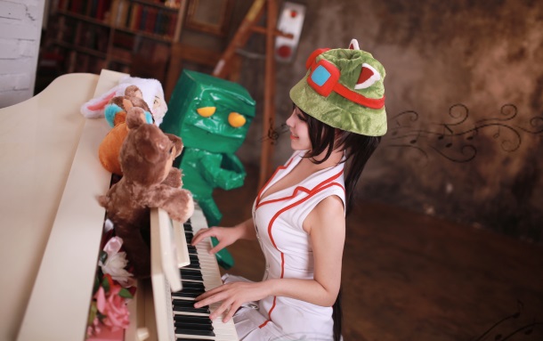 Cosplay Akali và Ashe chưa bao giờ đẹp và dễ thương như thế này