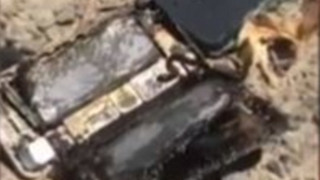 iPhone 7 vừa mới mua đã phát nổ kinh hoàng, đốt cháy cả xe hơi