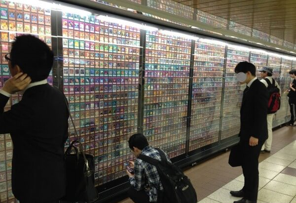 Ngỡ ngàng với buổi triển lãm các lá bài Yu-Gi-Oh ngay dưới nhà ga tàu điện ngầm ở Tokyo