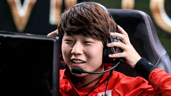 LMHT: Team Dignitas đã có được bộ đôi chữ kí của Ssumday và Chaser