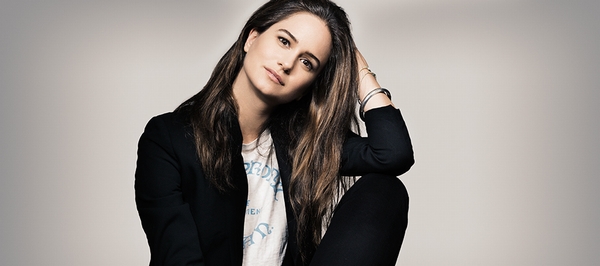 Katherine Waterston sẽ tham gia toàn bộ seri Fantastic Beasts