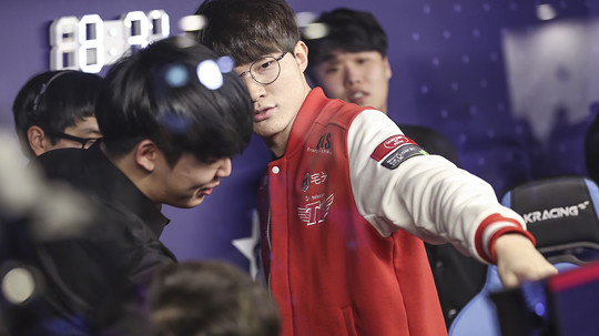 LMHT: HLV L.i.E.S muốn các tuyển thủ phải học tiếng Anh để phục vụ cho việc Stream trên Twitch 