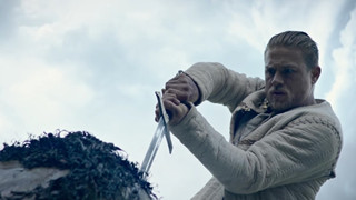Trailer tràn ngập hành động và đậm chất sử thi của King Arthur: Legend of the Sword