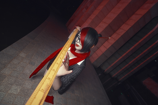 LMHT: Cosplay Fiora Cô Giáo xinh đẹp và ma mị