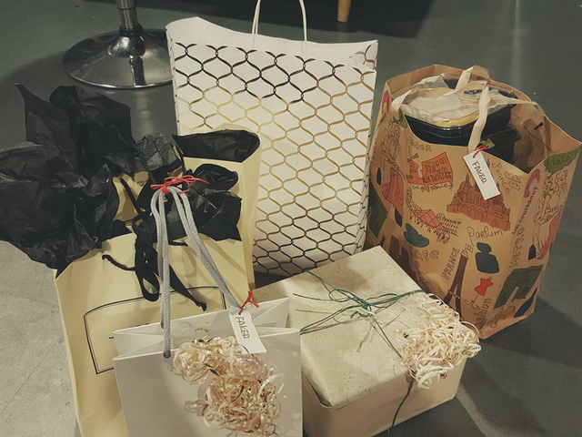 LMHT: Sau trận thắng JAG, Faker đã được fan hâm mộ tặng hẳn một chiếc Iphone 7 Plus