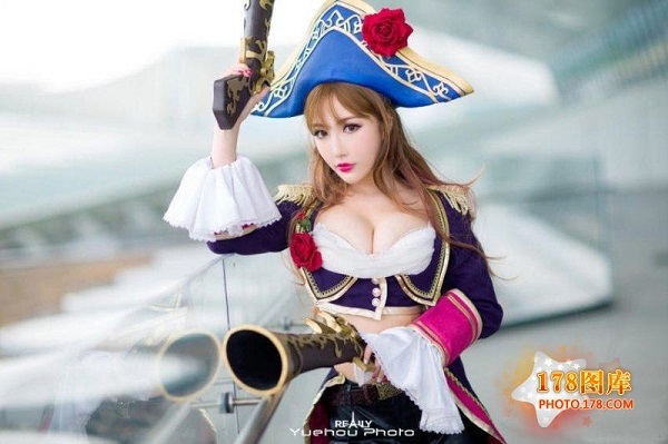 Cosplay Miss Fortune gợi cảm xinh đẹp không tì vết 