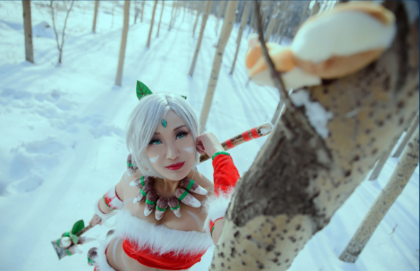 LMHT: Cosplay Nidalee Thỏ Tuyết xinh đẹp hút hồn