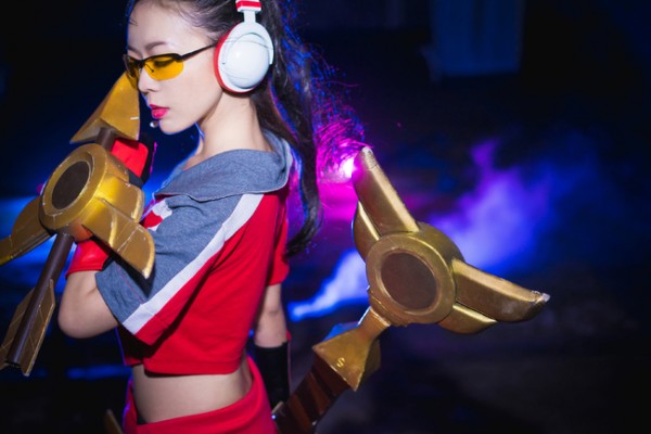 LMHT: Cosplay SKT T1 Vayne cực chuẩn không cần phải chỉnh