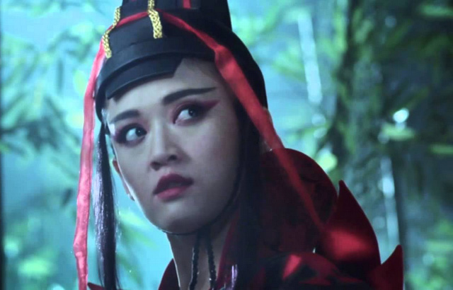 Tại sao Đông Phương Bất Bại trong game ngực lúc nào cũng to? Trong phim thì phẳng lì?