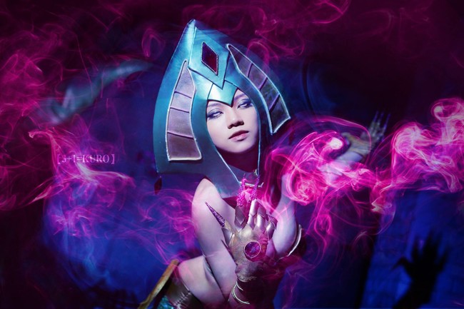 LMHT: Cosplay cực gợi cảm của Xà Nữ Cassiopeia