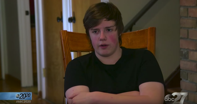 Đắng lòng game thủ nghiện CS:GO bị bố mẹ gửi ra sa mạc để cai nghiện game