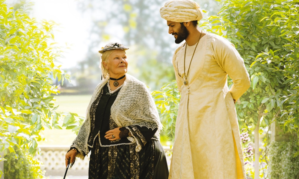 “Victoria & Abdul”: Tình bạn tri kỷ giữa nữ hoàng Anh và người hầu Ấn Độ