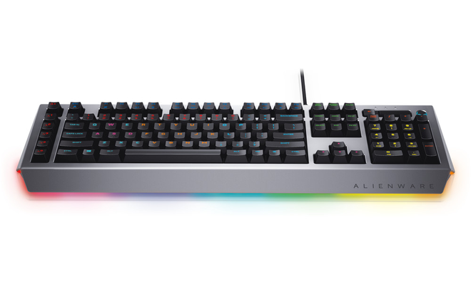 Alienware ra mắt phụ kiện dành cho game thủ, chứng minh họ luôn là ông lớn phục vụ game thủ