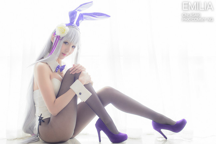 Bỏng mắt với Cosplay cô nàng Emilia trong Re:Zero