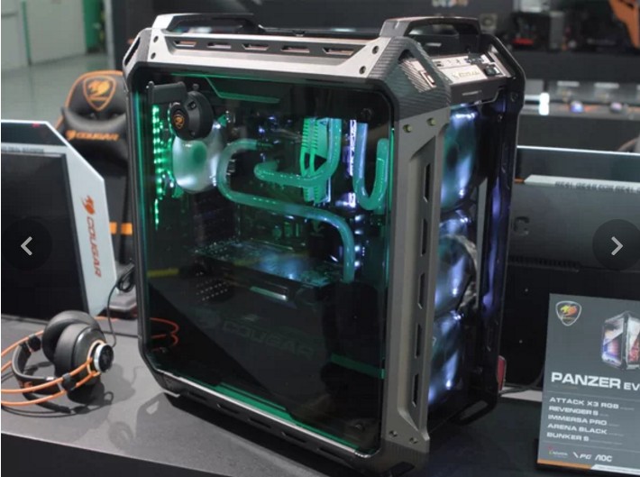 Cougar Panzer Evo - phiên bản cải tiến với kính cường lực của Courgar Panzer Max