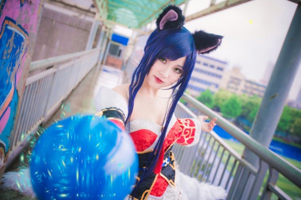 LMHT: Rụng rời với Cosplay Ahri đẹp đến say lòng