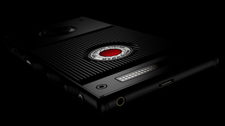 Smartphone đầu tiên của RED sẽ làm từ Titan và hiển thị hình ảnh 3 chiều.