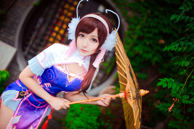 Cosplay D.Va vô cùng dễ thương của một nữ Cosplayer xứ Trung